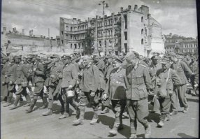 А за чем их было жалеть?
За то что несли голод, смерть и разруху?