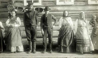 Одно совершенно не мешает другому. Русская культура, как и русский язык весьма гибки в заимствованиях. А по смыслу, ваше мнение - это все равно, что обвинять жителей Русского Севера (поморов) в почитании Запада.