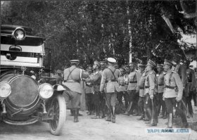 Да, действительно Роллс-ройса не было. Какую фотку нашел))) С эмблемкой.