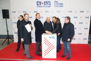 СУ-155 конторка не сомнительная (была). До 40% Российской стройки было за ней. За нее ручались все, начиная от местных департаментов строительства заканчивая министром строительства и ЖКХ г-ном Менем. 
А вот представьте не 20копеек, а в подворотне вас подловили и отобрали все, зарплату, премию, одежду а на последок еще и изнасиловали. Вы как честный гражданин подали заявление в полицию, а Вам ответили: "да знаете вроде нет состава преступления то, идите домой выпейте валерьянки". Интересно в таком случае можно от Вас ожидать соблюдения законов в дальнейшем?
Теологию же предлагаю оставить в стороне. Каждому свое.
От они красавцы. Строители. Орденоносцы. Мень, кстати, сын священника :)