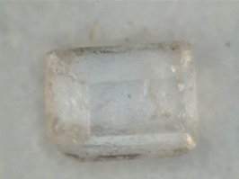 Срез волоса бороды.
Экран мобильного.
Край лезвия ножа.
Кристалл сахара.
Снято на эту лабуду