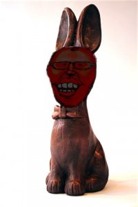 Что за идиотский гибрид армяна с чемоданом ?
Уж если захотели скрестить кого то с зайцем, так только Сеню - кролика. Вот такому шоколадному сенезайцу я бы сам с удовольствием голову откусил