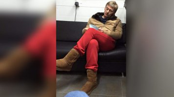 В УггАх и ослепительных штонах!