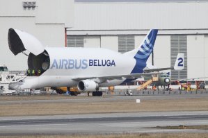 боинговский аналог a300 Белуха - для перевозки негабаритных легких грузов.