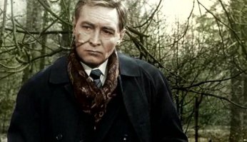 Художница раскрашивает старые черно-белые снимки и оживляет историю на наших глазах