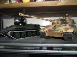 друзья если кто то коллекционирует , продам пару таких машин