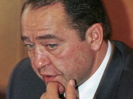 А как трудился-то, как трудился...
можно сказать, в поте лица своего