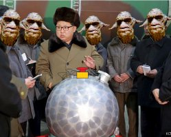 В Сети публикуют фотожабы на фото Ким Чен Ына на полигоне