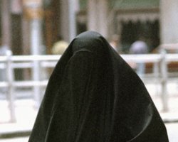 Скоро этих девочек нарядят в другие костюмы...