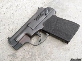 Вот тоже не плохой )) Самозарядный Специальный ПСС
Вот о нём можно с полной уверенностью сказать фразу, которой злоупотребляют в нашей стране — «не имеет аналогов». Компактный пистолет, достаточно плоский для скрытого ношения. Точный, неприхотливый, всегда готов к бою — не надо присоединять глушитель.