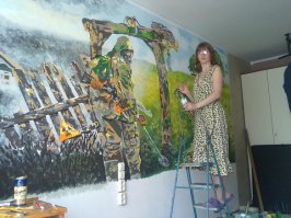 А у меня два сына с разницей в 10 лет....старший очень увлекался Сталкером....вот и решили как то расписать стену в этом духе...художником был мой старший брат, но порисовать пришлось всем! Сейчас под этой картинкой стоят две кровати! Сильно не бейте!