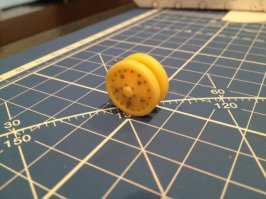 Чтоб не тронуться умом, гаечки нужно было сразу добавить в 3D чертежи катков.