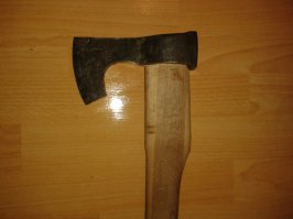 А вот мое творчество.
Сразу оговорюсь, что цели не было. Были свободные выходные, лишний топор и болгарка.