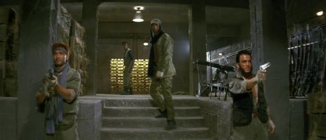 А что его искать? В фильме Джеки Чана "Доспехи Бога" сняли НАСТОЯЩЕЕ золото третьего рейха на РЕАЛЬНОЙ военой базе нацистов. Качаешь на планшет фильм и бродишь по пустыне - через пару недель должен найти базу с золотом