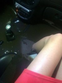 Внимание, сейчас будет очень тонкая шутка !!!
Неужели так страшно водит это водила ?