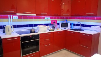 Оно знаете, всё таки чувствуется, что не сам делал))