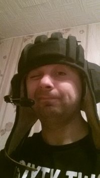 А я себе оттакой...зимний с микрофоном за 2500 взял...состояние "только вчера сшили" ;)