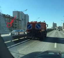 Тут живет живет американский шпиён, а в оранжевой машине катается прослушка с наружкой