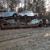 даааа,никто найти не мог за 50лет и дорогу случайно накатали рядом.
прям машины невидимки. свалка обычная