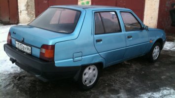 Пять автомобилей, похожих на конвейерный брак