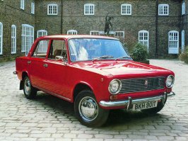 имеют. будешь удивлён, но жигули шли на экспорт.
Когда ВАЗ-2101 впервые представили в Британии в 1973 году на выставке Motor Show, то «многие удивленно подняли брови не столько из-за внесенных в дизайн инноваций, но из-за экстремально низкой цены», — написал в отчете с выставки британский Haynes Manual. 

Источник:  © AdMe.ru