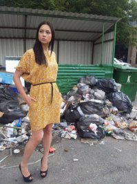 "Фото, которые возможно было сделать только в России" А что заграницей нет мусорных кучь,или запрещено фоткаться на их фоне?Почему