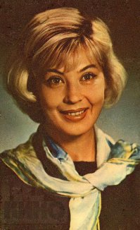 Первое фото из личного фотоальбома автора поста? А автограф есть? :)