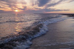 Все экзотика похоже. У нас природа то же красивая (белое море к примеру)