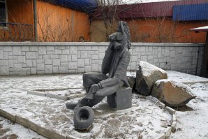 Конь в пальто