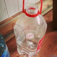 Что там засовывать, там все видно верхняя часть разрезана.