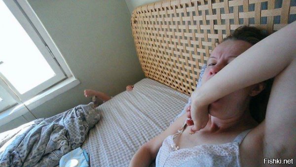 Пока мама балуется селфи палкой ребёнок 3,14зданулся с кровати. Но хороший снимок канэчна важнее!