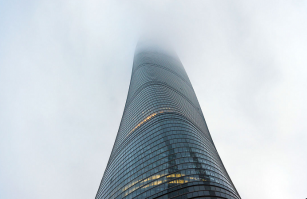 Эта фотка напомнила рассказ Роберта Шекли "Заповедная зона":
Красивая планета, красивые звери. Все ярко, красочно и абсолютно стерильно. Странная планета, и непонятно для чего служит гигантская стальная колонна, вершина которой теряется в облаках.