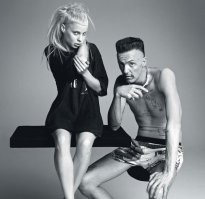 Die Antwoord — южноафриканская рэп-рейв-группа.Группа состоит из трех музыкантов: Ninja, Йо-Ланди Фиссер и DJ Hi-Tek.