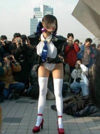 Инвалидку без рук жалко.