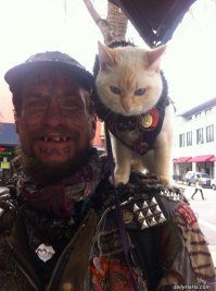 21 фото, на которых творится нечто непонятное