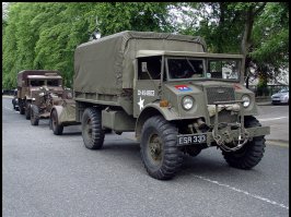 Озадачила фотка данного автомобиля. Это канадский 3-х тонник Ford F60, выпускался начиная с 1940 года. Но почему с крестами? И вот что нагуглил:
Представленный в музее грузовой автомобиль Ford F60 два раза становился военным трофеем. Первый раз он захвачен немецкими войсками летом 1942 года в ходе наступления Африканского Корпуса под командованием фельдмаршала Эрвина Роммеля в районе Табрука (Ливия). Через Италию автомобиль вместе с пополнением попал на Восточный фронт в районе Харькова.

Под Харьковом действовала 1-я танковая дивизия СС «Лейбштандарте СС Адольф Гитлер» под командованием командира Зеппа Дитриха. В ходе Харьковской наступательной операции в 1943 году, 3-я танковая армия СССР под командованием генерал-лейтенанта Павла Семёновича Рыбалко нанесла удар с юго-восточного направления. После нескольких дней боёв сопротивление частей СС было сломлено. И вся трофейная техника, в том числе и грузовой автомобиль Ford F60, оказалась захваченной советскими войсками.