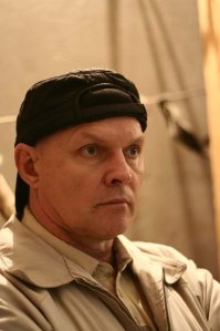 Виктор Иванович Евграфов.

Родился и вырос в Куйбышеве (ныне — Самара). В детстве мечтал стать военным, окончил сержантскую школу. Однако в 24 года он решил перейти на профессию актёра и поступил в ГИТИС, на курс Владимира Алексеевича Андреева. После окончания курса в 1976 начал сниматься в кино, играть в театре (Ленинградский ТЮЗ). Параллельно прошёл обучение в конно-спортивной школе. Помимо актёрской работы, снялся в 32 лентах в качестве каскадёра.

На съёмках совместного российско-американского фильма «В империи орлов» (по мотивам «Детей капитана Гранта») получил сильную травму, пережил клиническую смерть.

После восстановления, с 2000-х годов проживает в Самарской области, руководит Студией исторического трюка «Коловрат» в городе Тольятти. Занимается подготовкой каскадёров для кинофильмов, проводит показательные выступления учеников студии.