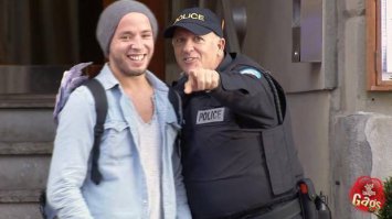 Как в китайском метро борятся с гопниками 