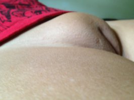 Аппетитные девушки в обтягивающих платьях (52 фото)