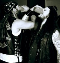 Ну за прекрасных баб!