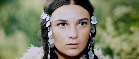 Светла́на Андре́евна Тома́ (настоящая фамилия Фомичёва; род. 24 марта 1947[1], Кишинёв, Молдавская ССР) — знаменитая советская, молдавская и российская актриса театра и кино. Заслуженная артистка Молдавской ССР (1979). Заслуженная артистка России (2001)[