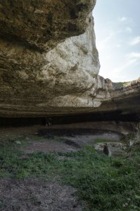 А тут бывали на Ак-Кая? Очень занятная пещерка, грот с окаменелыми молюсками.