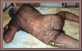 Да они просто нашли грузинского малщика, подумали, что медвежонок.