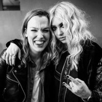 По отдельности про Lzzy Hale и Pretty Reckless уже писали, а я их вместе люблю :)