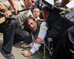 страх перед войной с Грузией!!!!! это не в грузии опрос проходил? его походу спросили