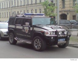 Самые крутые полицейские кроссоверы, внедорожники и пикапы