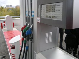 и в завершение, я вам не расскажу, почему в России такая Ёбеанутая цена на бензин. Всё.