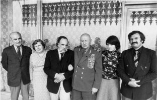 Уильям Сароян в гостях у семьи маршала Баграмяна.