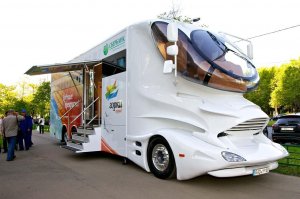 ... угощайся !..