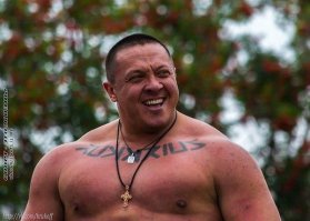 П-дец - это Ваше стереотипное мышление. Нужно отличать массу тело от жира в целом. И не объяснять, что "избыточный вес - плохо". Плохо ожирение в целом, и то не всегда (сумоистов вспомните). 
ЗЫ. У Феди 182*104.